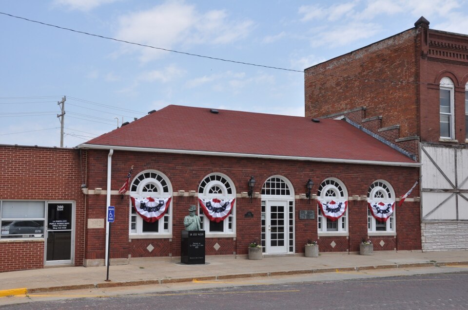 Photograph of La Porte City Station
