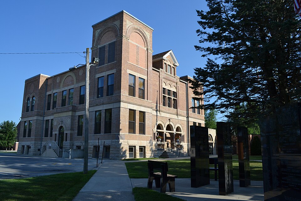 Photograph of Hancock County Courthouse