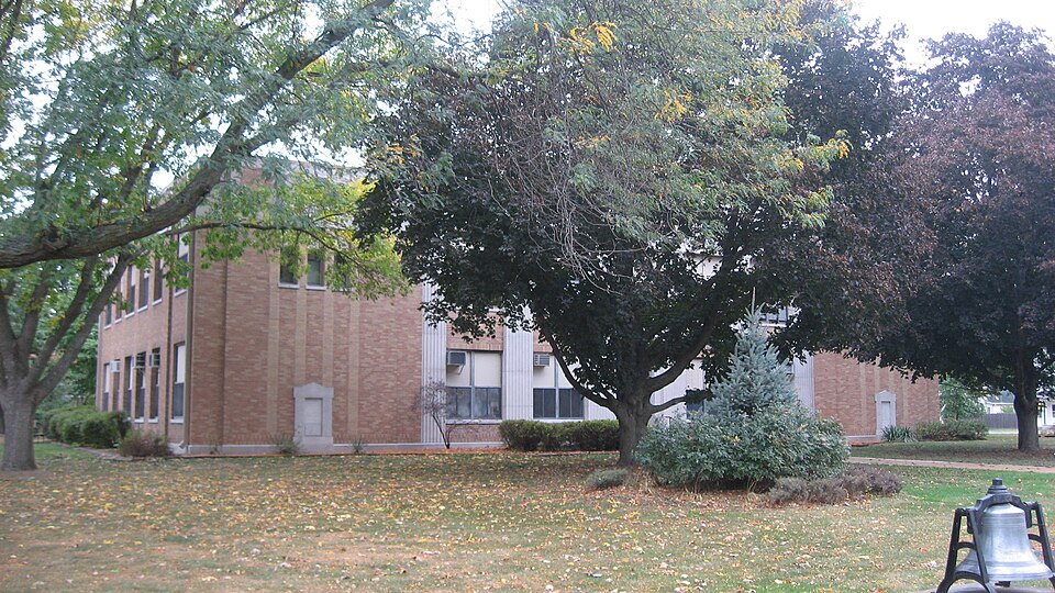 Photograph of Louisa County Courthouse