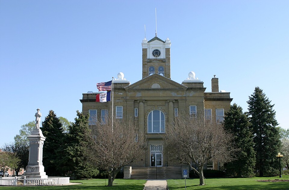 Photograph of Monroe County Courthouse