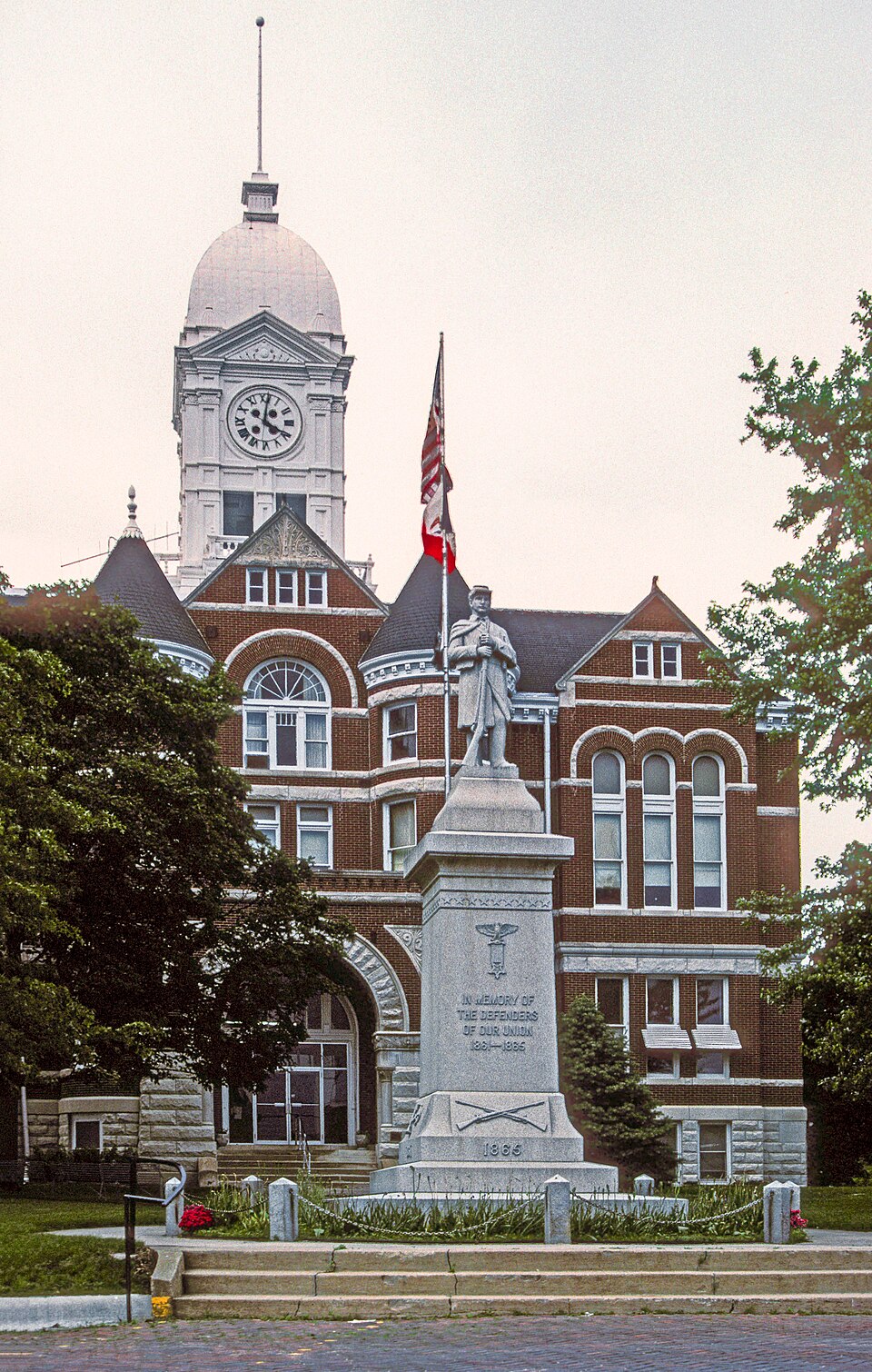 Photograph of Taylor County Courthouse