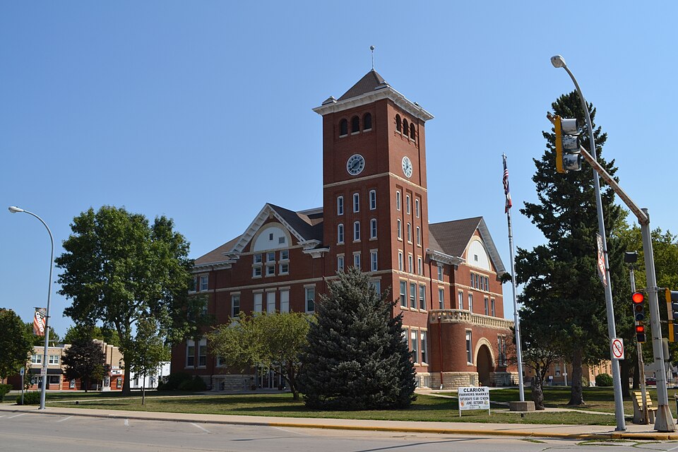 Photograph of Wright County Courthouse