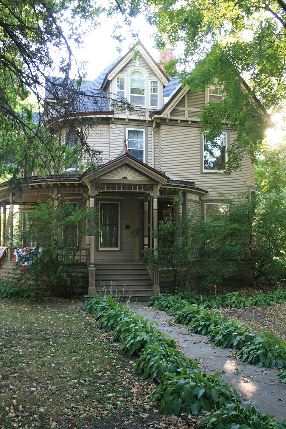 Photograph of Rogers-Knutson House