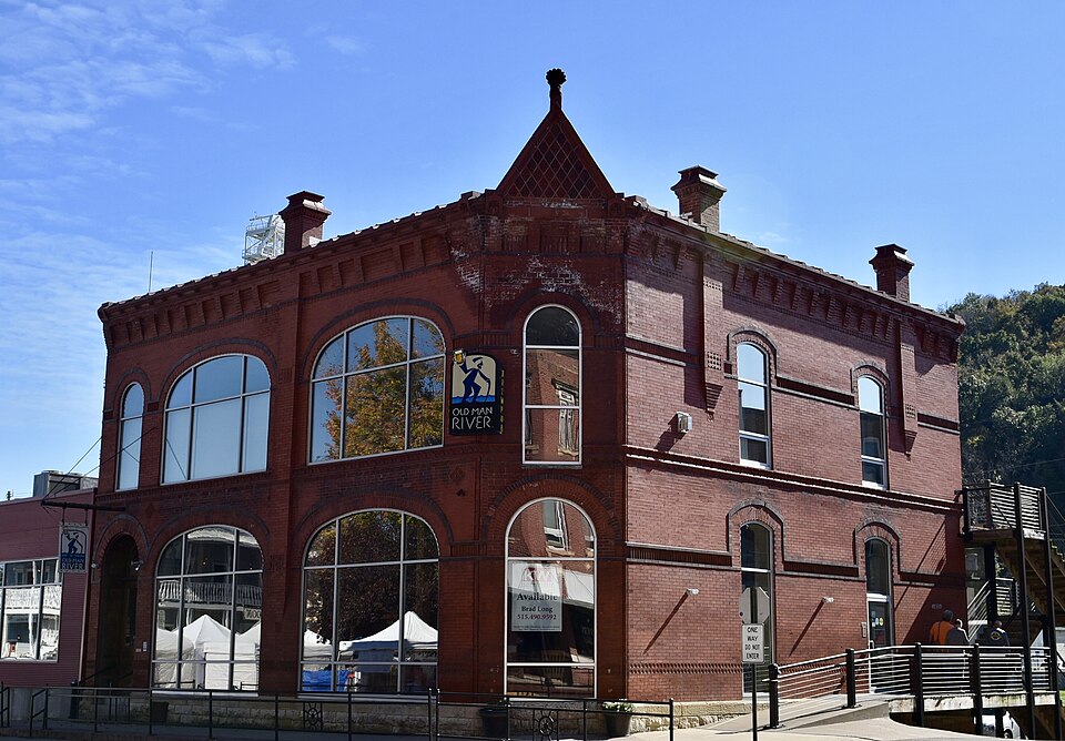 Photograph of Joseph "Diamond Jo" Reynolds Office Building and House