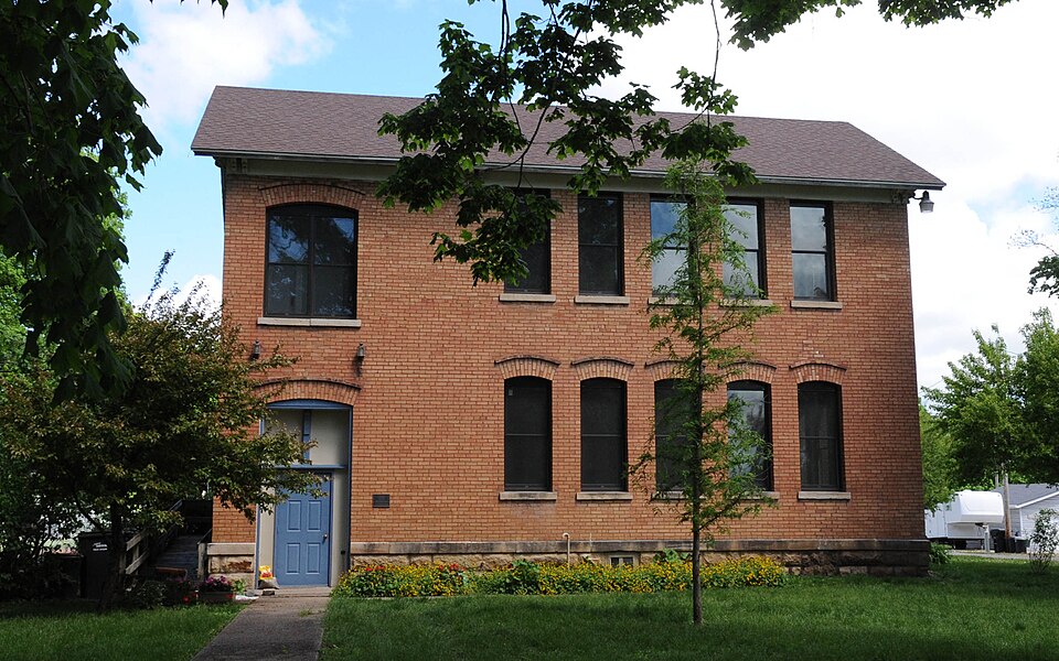 Photograph of Earlham Public School