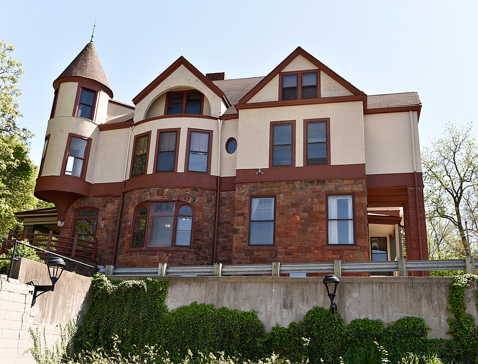 Photograph of Albert Baird Cummins House