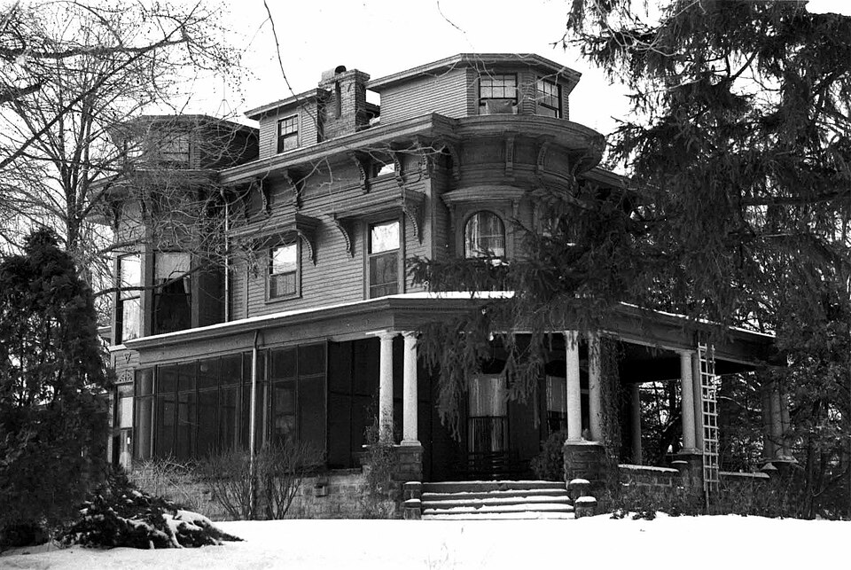 Photograph of Starker-Leopold Historic District
