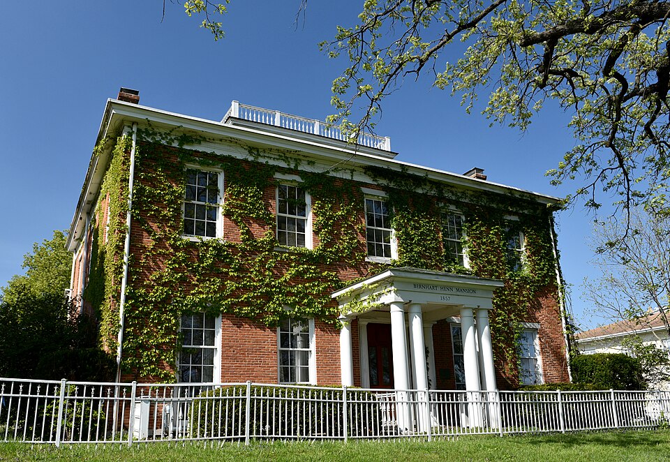Photograph of Henn Mansion