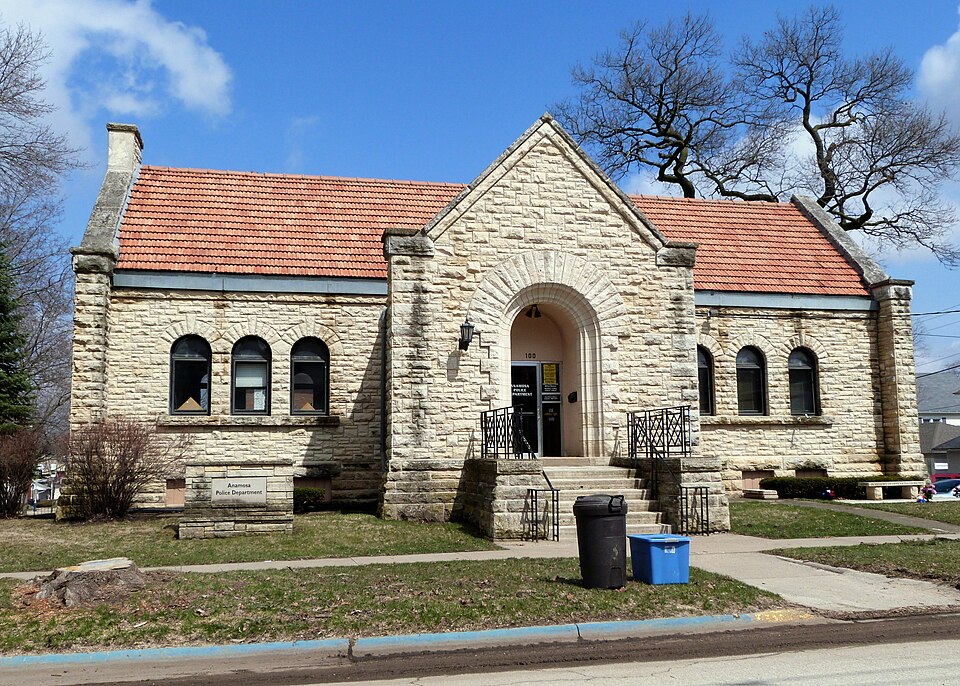 Photograph of Anamosa Public Library