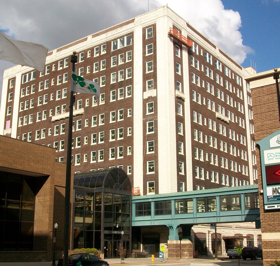 Photograph of Blackhawk Hotel