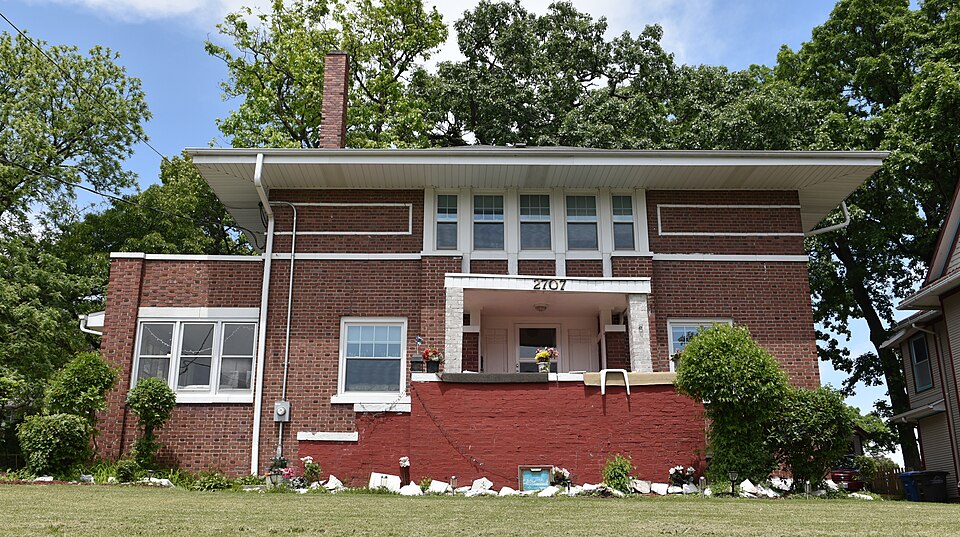 Photograph of Mahnke House