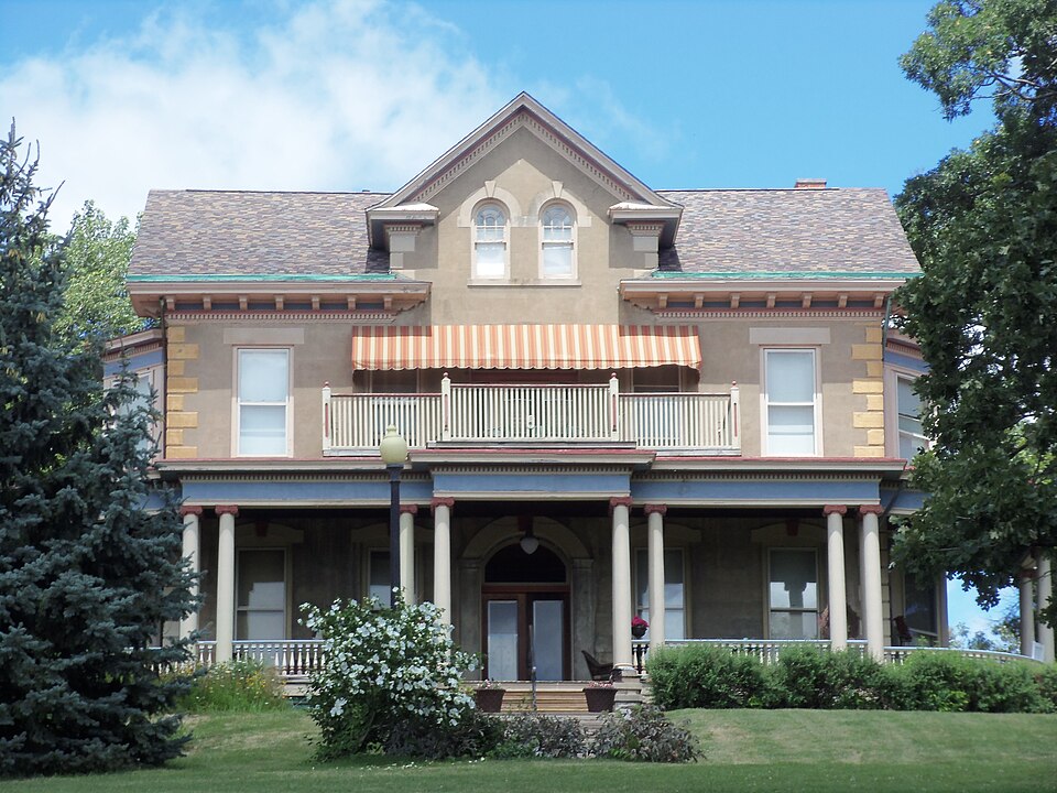 Photograph of Bridge Avenue Historic District