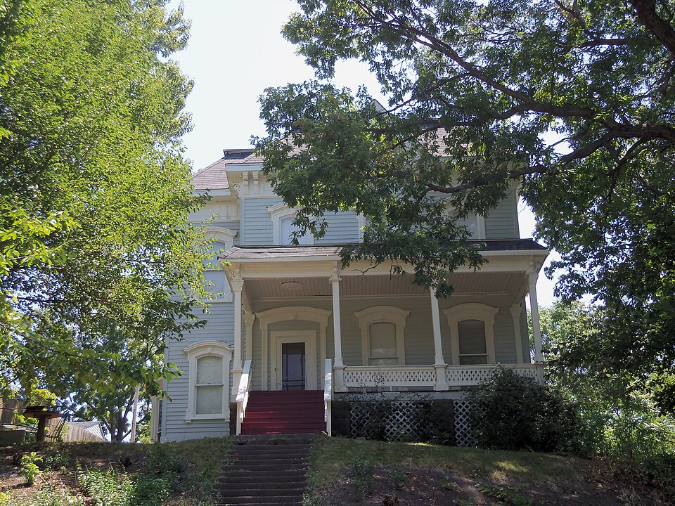 Photograph of House at 919 Oneida Street
