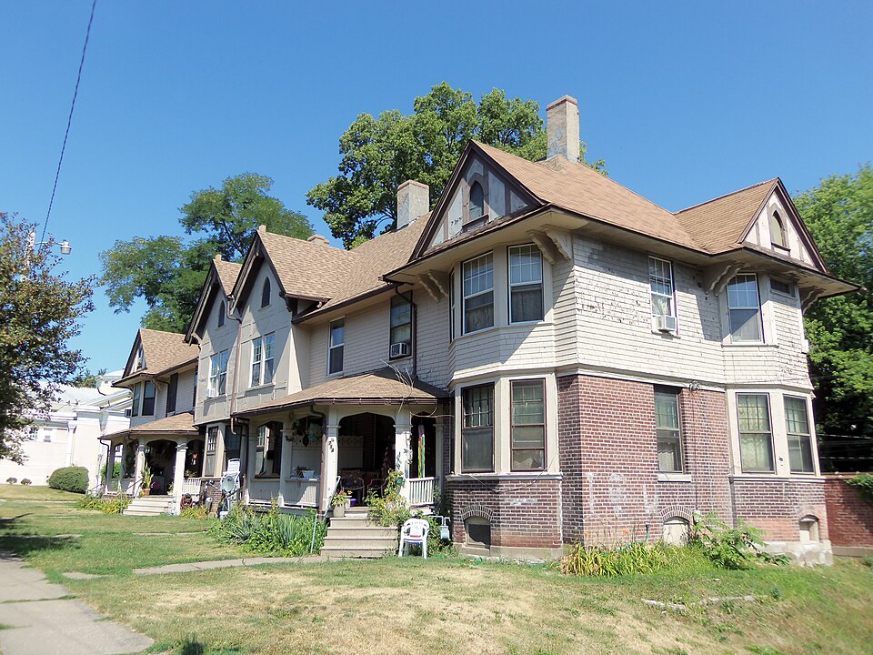 Photograph of Rowhouses at 702-712 Kirkwood Boulevard