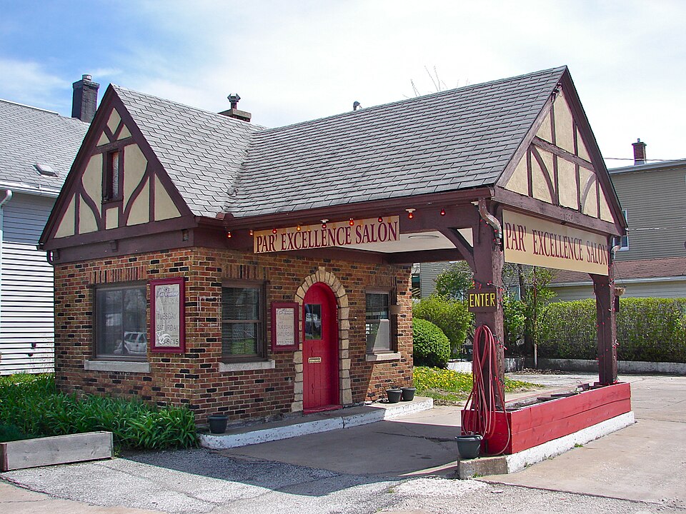 Photograph of Wolters Filling Station