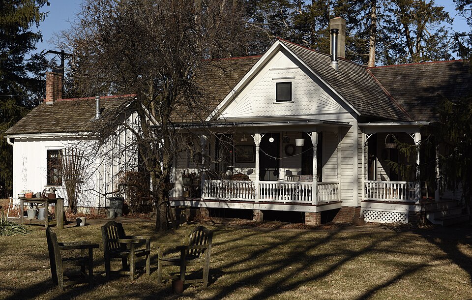 Photograph of Cottage at Rock and Dubuque Streets