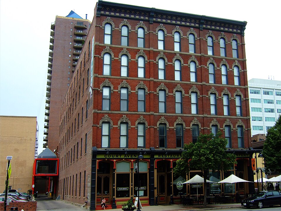 Photograph of Des Moines Saddlery Company Building