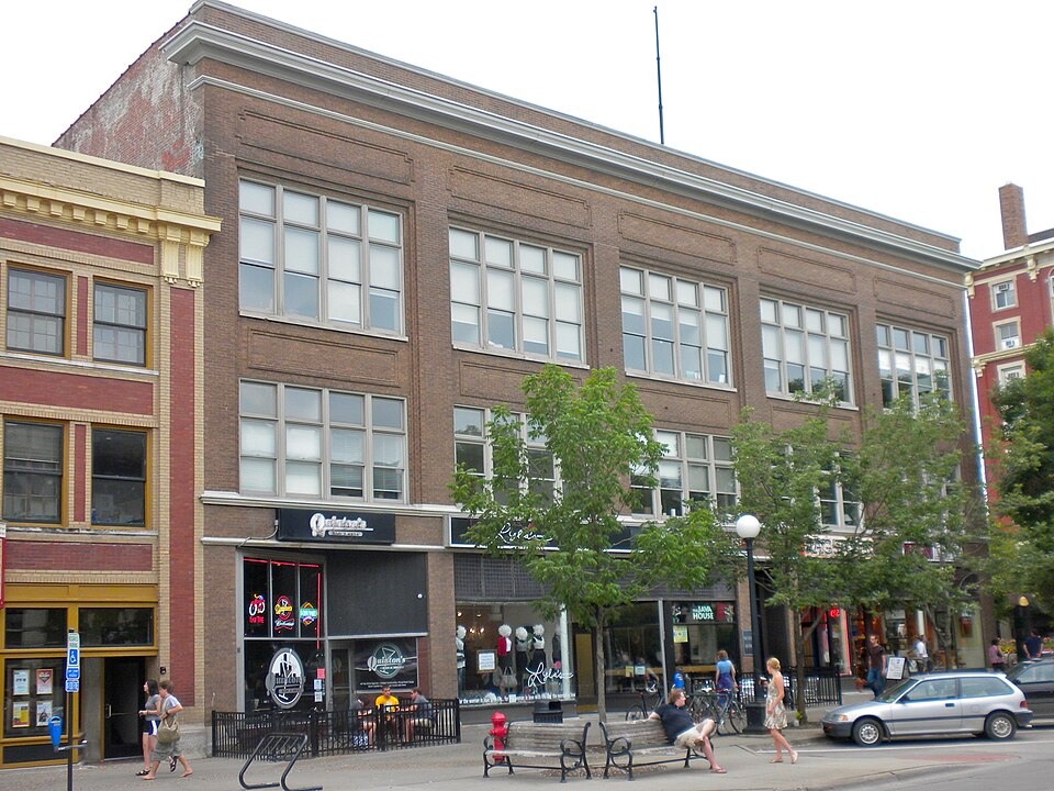 Photograph of Paul-Helen Building