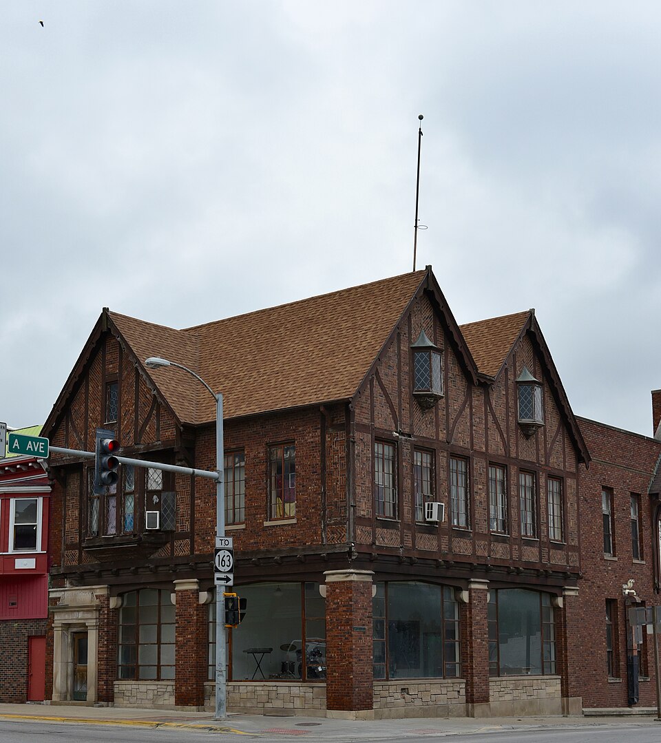 Photograph of Oskaloosa City Square Commercial Historic District