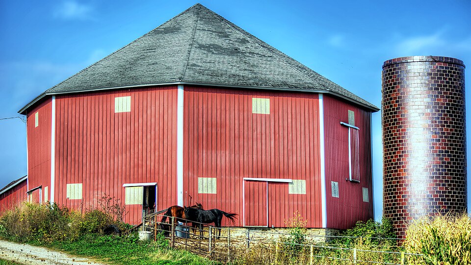 Photograph of Grimes Octagon Barn