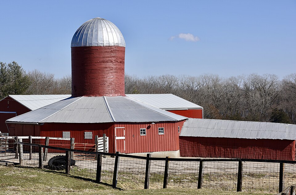 Photograph of Dyas Hexagonal Barn