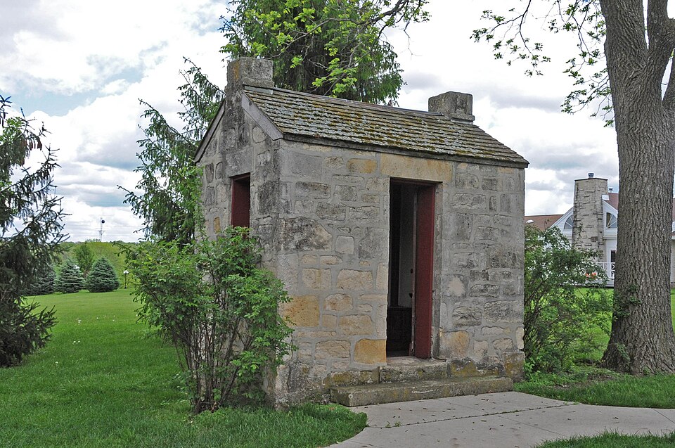 Photograph of C.D. and Eliza Heath Bevington Privy