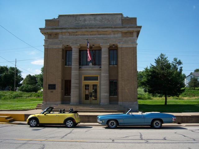 Photograph of Ladora Savings Bank