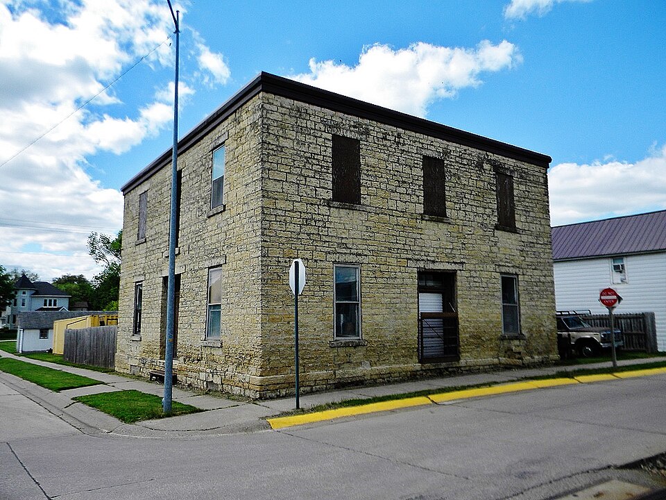 Photograph of Building at 306 South Second Street