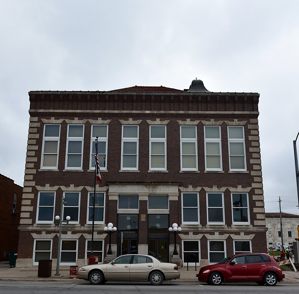 Photograph of Oskaloosa City Hall