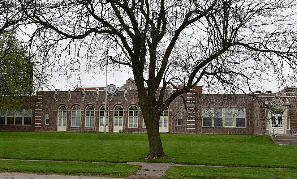 Photograph of Lincoln School