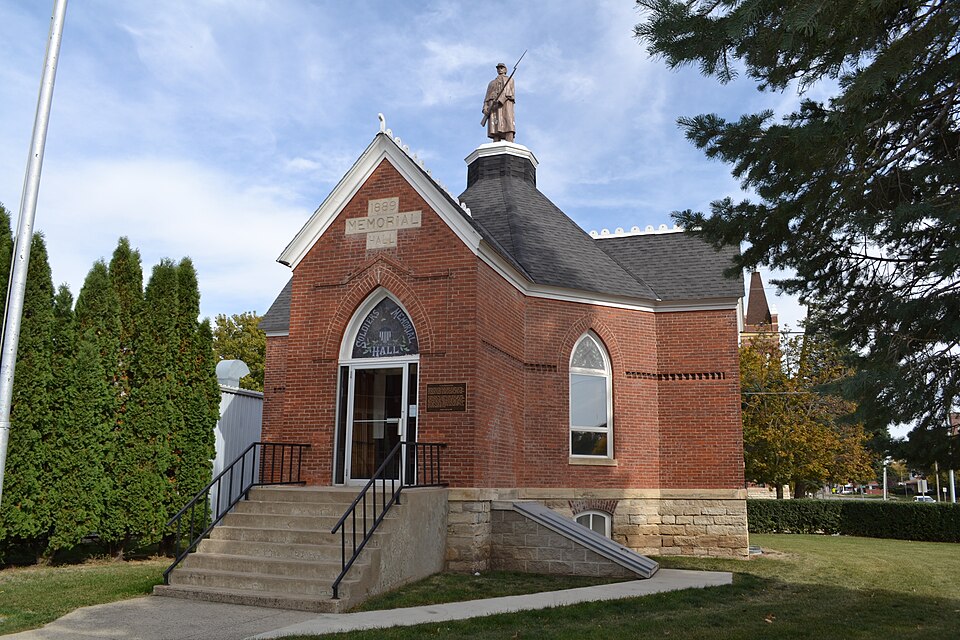 Photograph of Franklin County G. A. R. Soldiers' Memorial Hall