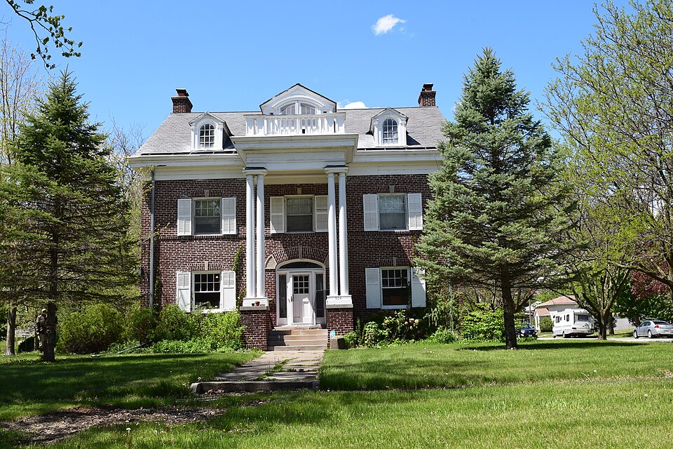 Photograph of Perry C. and Mattie Forrest Holdoegel House