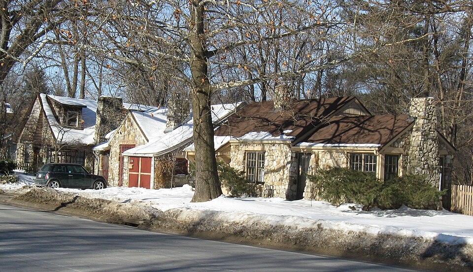 Photograph of Muscatine Avenue Moffitt Cottage Historic District