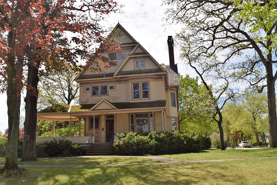 Photograph of Seven Oaks