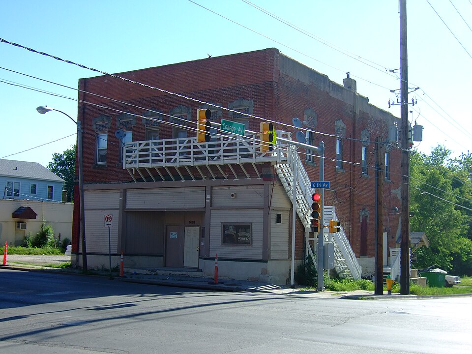 Photograph of Perry and Brainard Block