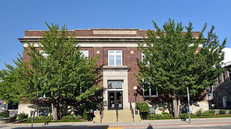Photograph of Municipal Building