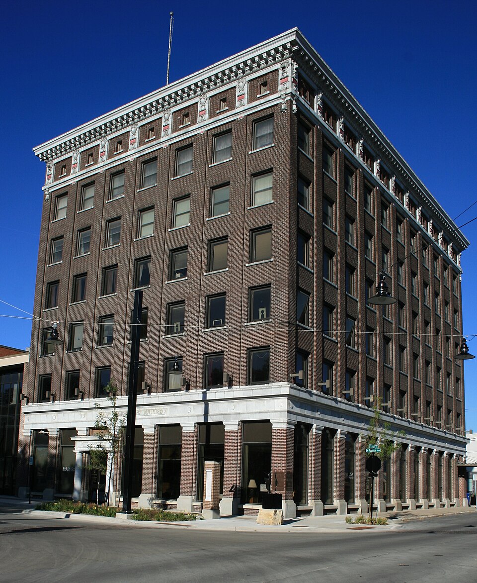 Photograph of First National Bank of Mason City