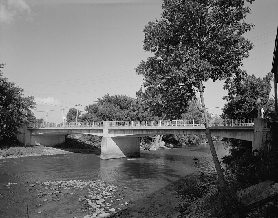 Photograph of Alden Bridge