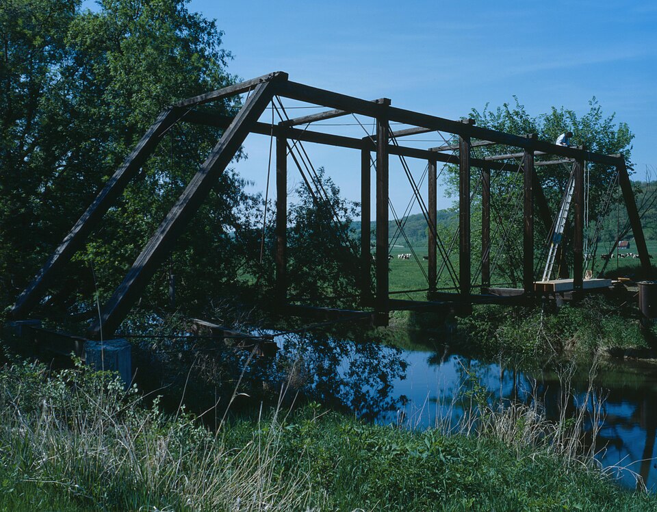 Photograph of Red Bridge