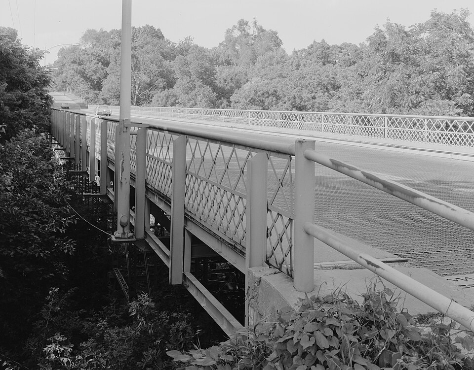 Photograph of Cascade Bridge