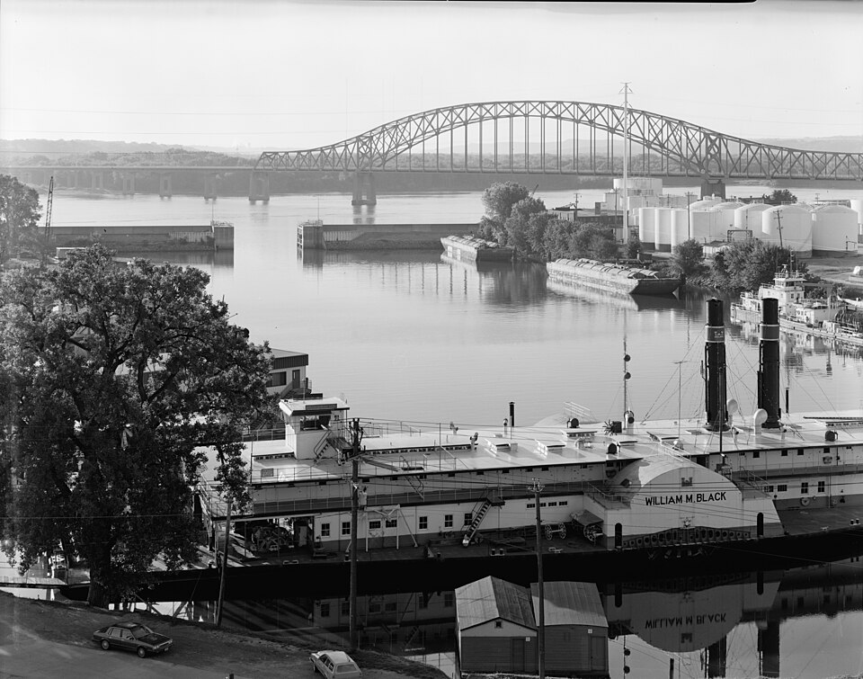 Photograph of Julien Dubuque Bridge