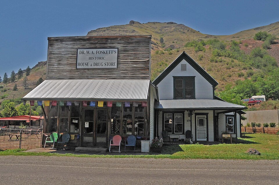 Photograph of Dr. Wilson Foskett Home and Drugstore