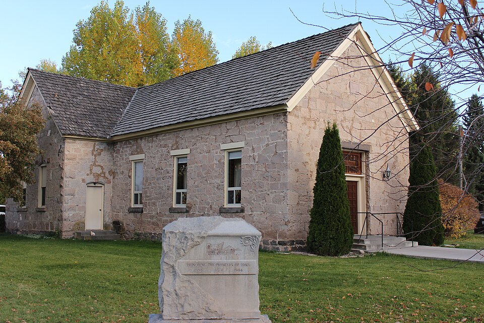 Photograph of Iona Meetinghouse