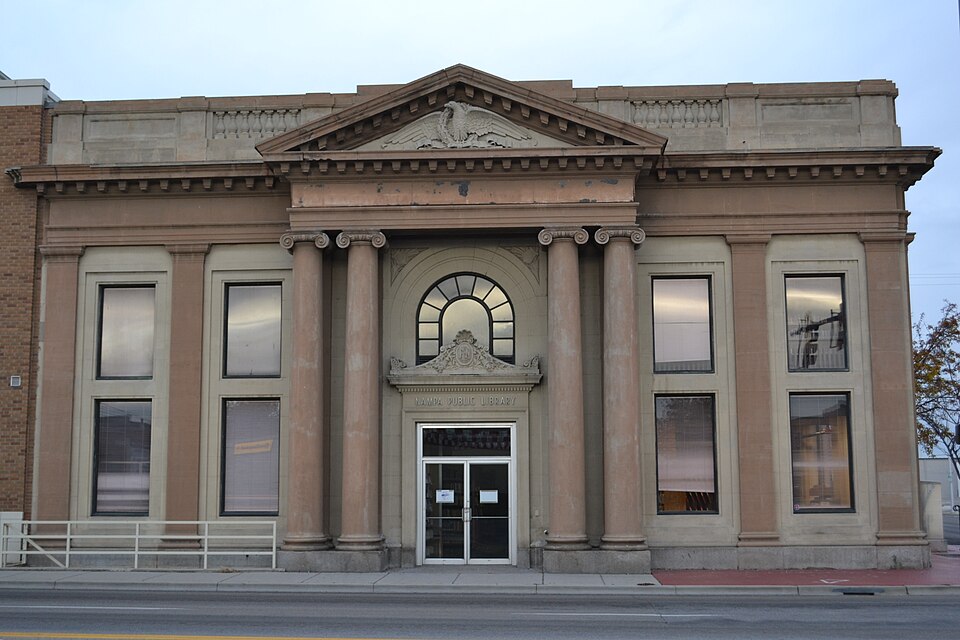 Photograph of Farmers and Merchants Bank