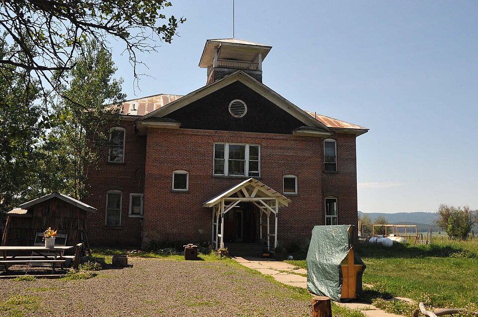 Photograph of Meadows Schoolhouse