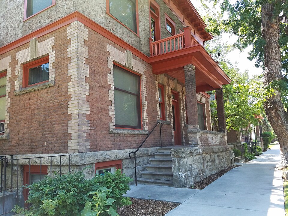 Photograph of Eichelberger Apartments