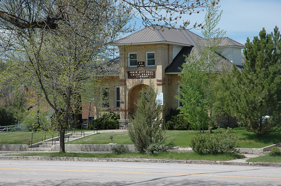 Photograph of LDS Stake Office Building