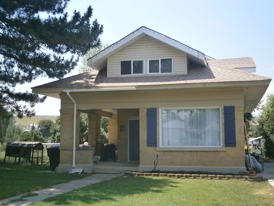 Photograph of Les and Hazel Shepherd Bungalow