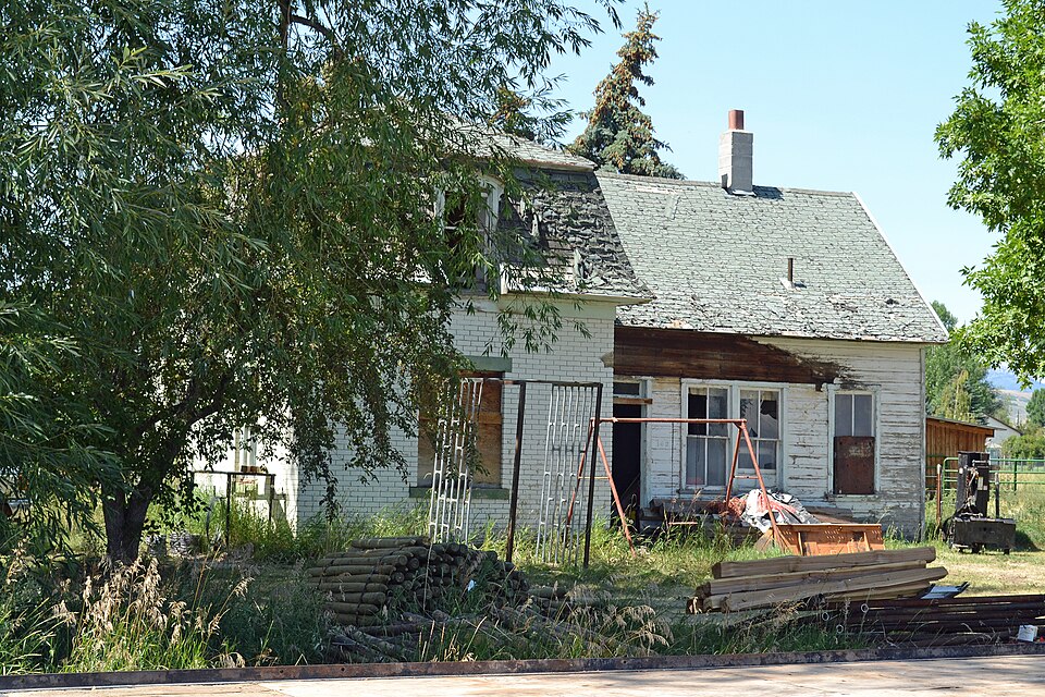 Photograph of Henry Stoker House and Outbuildings