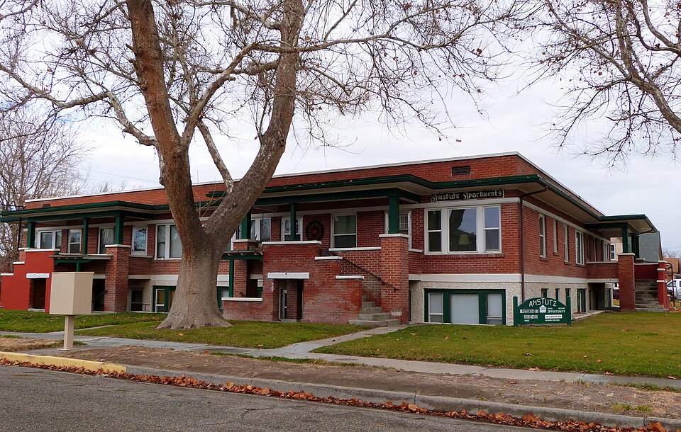 Photograph of Amstutz Apartments